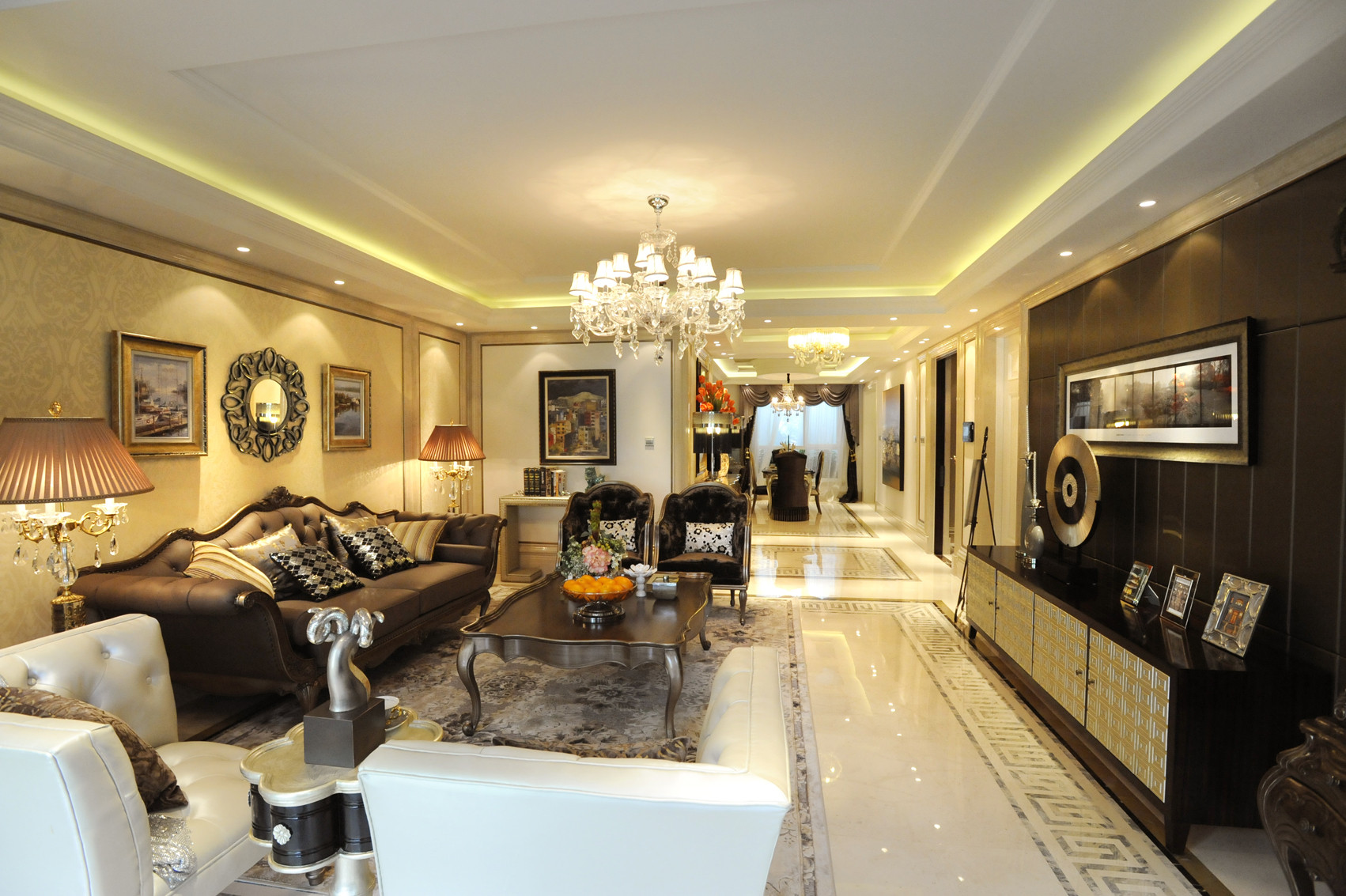 豪华型装修,大户型,140平米以上装修,客厅,沙发,电视背景墙,欧式风格,暖色调