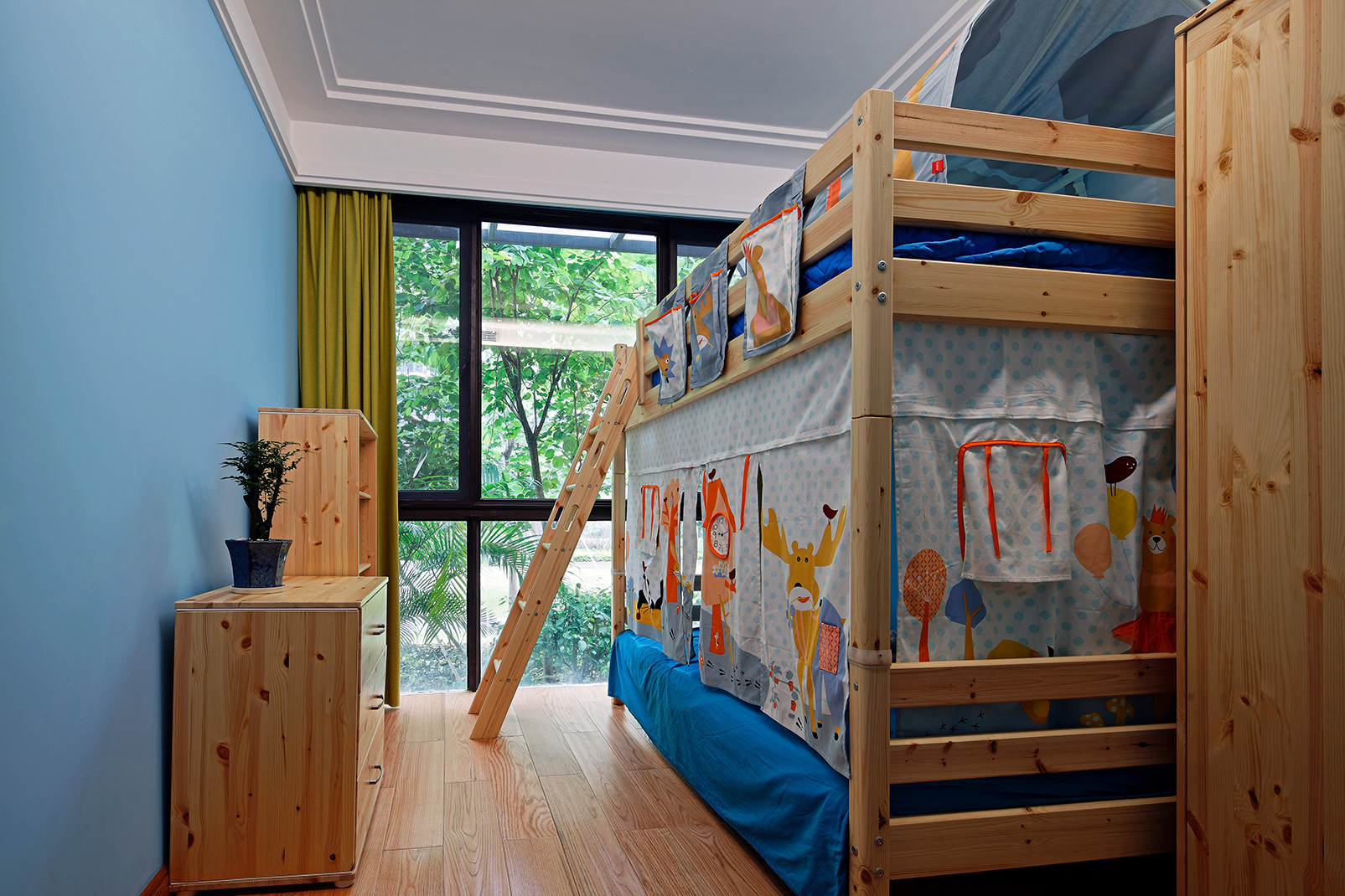 大户型简约复式装修儿童房设计图