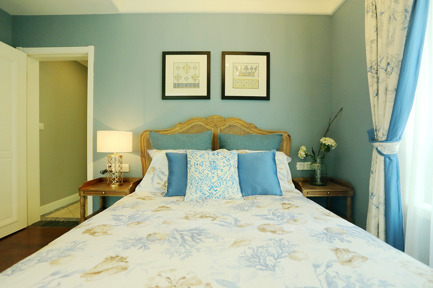 80平米装修,二居室装修,20万以上装修,卧室,美式风格,卧室背景墙,蓝色