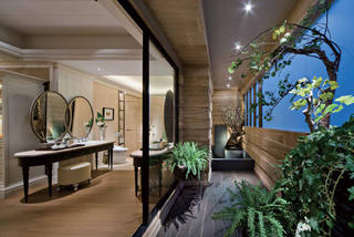 130平现代简欧样板房阳台绿植图片