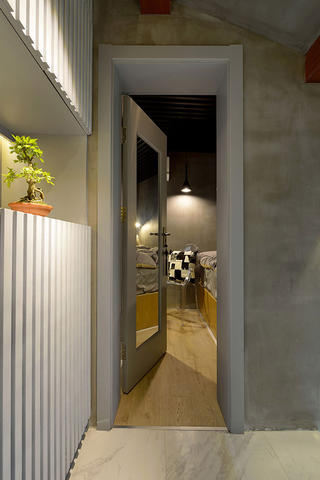 60平Loft工业风设计卧室门图片