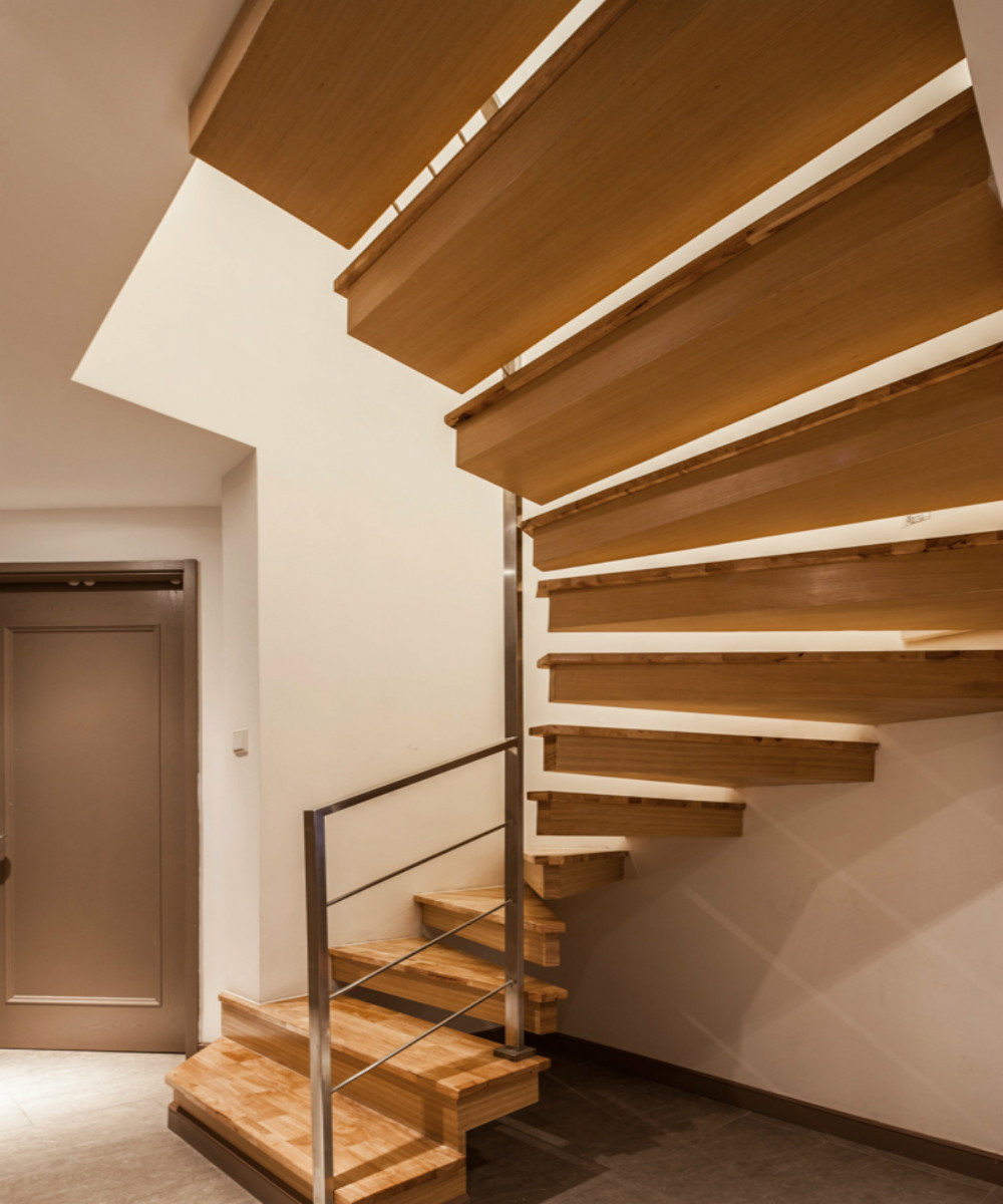 复式现代风格装修楼梯设计