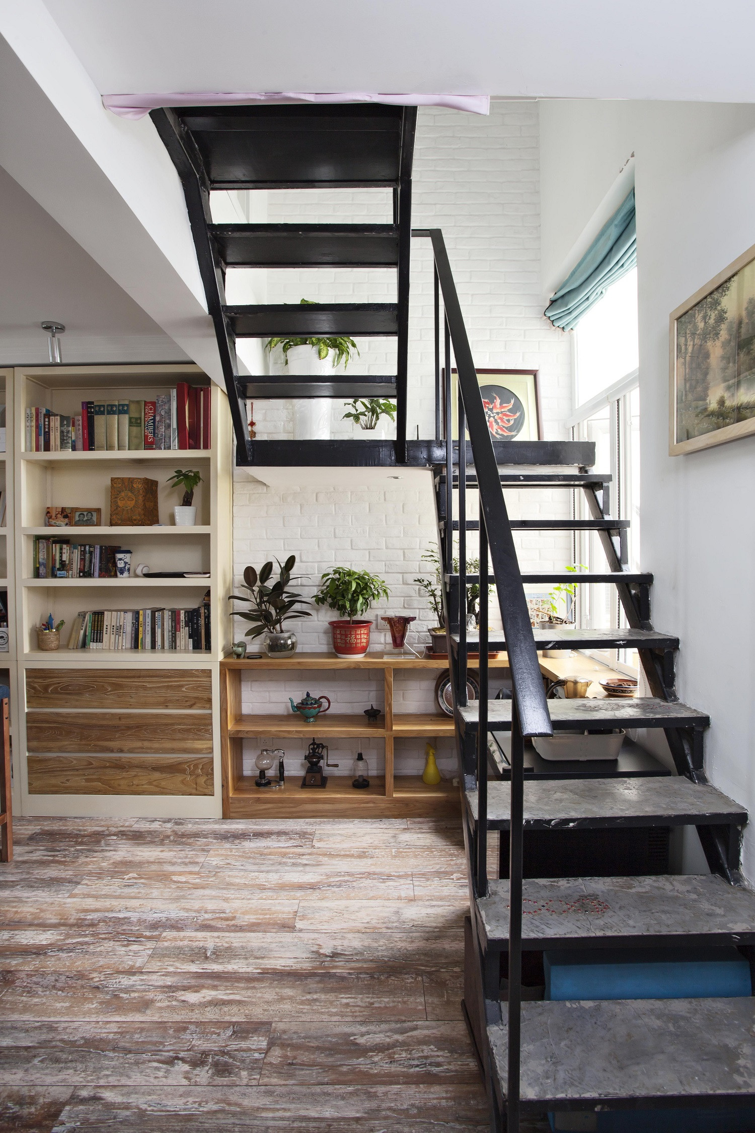 Loft小复式装修楼梯设计