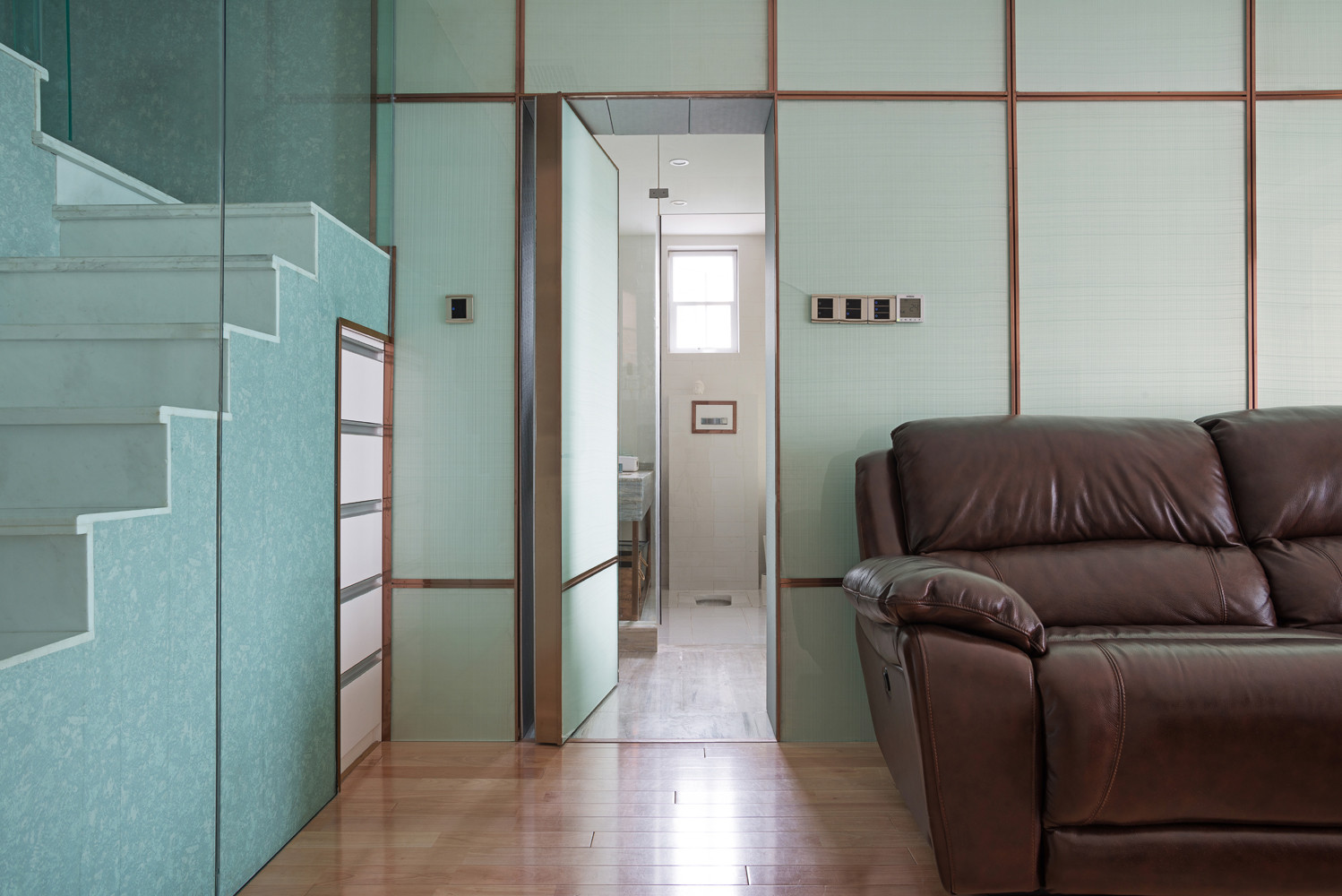 90平极简主义二居装修沙发背景墙图片