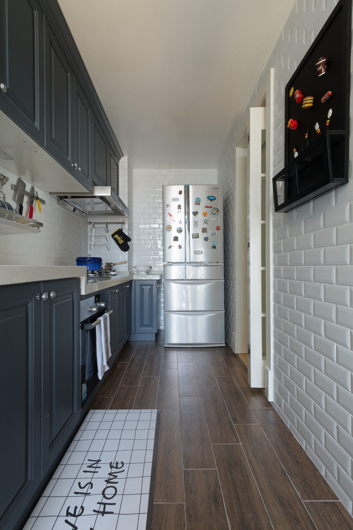 三居室现代美式家厨房实景图