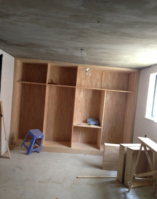 地下室柜子已落成