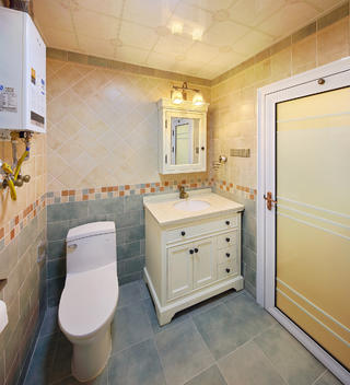 97平美式三居装修浴室柜图片