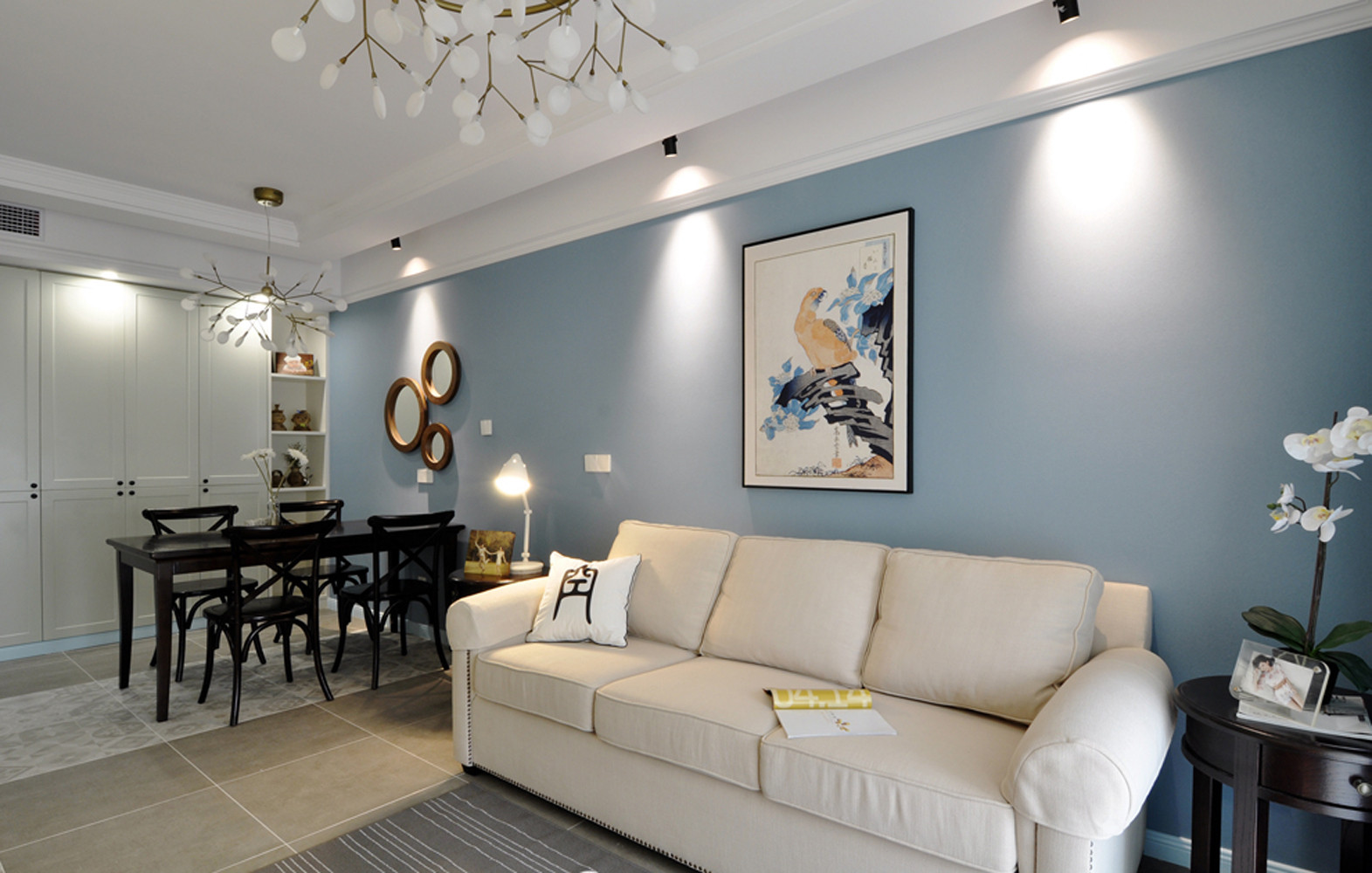 二居室美式风格家沙发背景墙图片