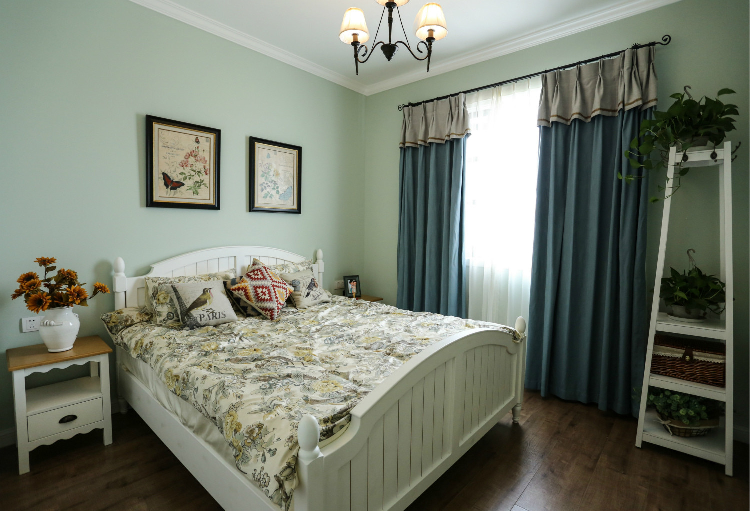 美式风格,15-20万装修,80平米装修,三居室装修,卧室,卧室背景墙,窗帘,蓝色,绿色