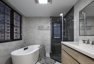 220平现代美式家卫生间设计图