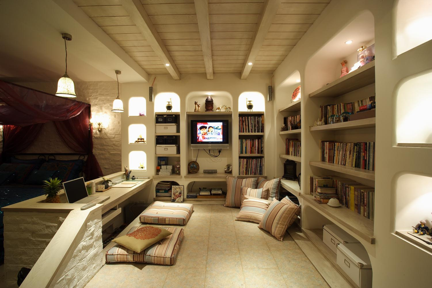 地中海风格,40平米装修,小户型装修,一居室装修,5-10万装修,客厅,地台,书桌,书架,白色