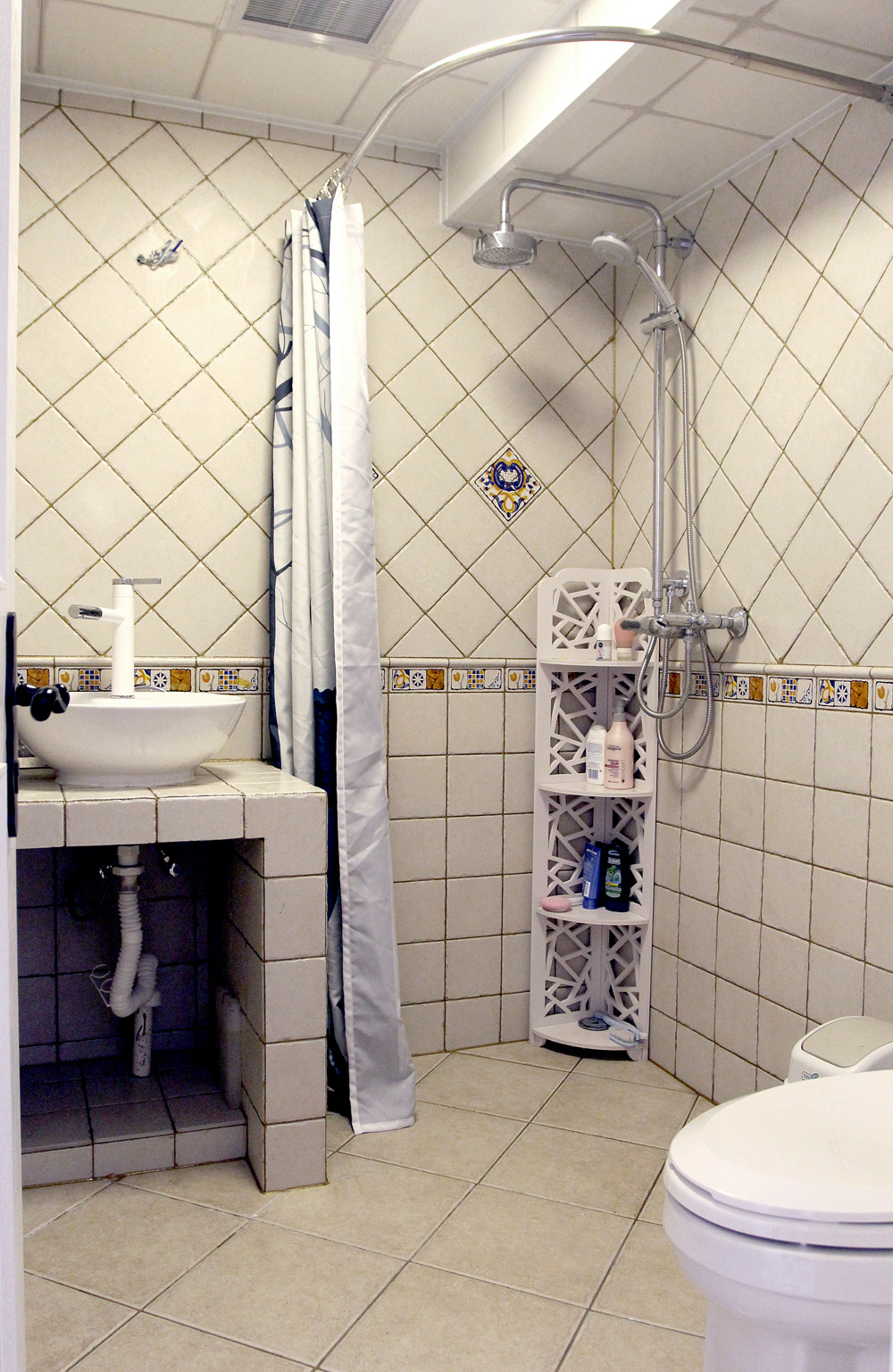 美式风格二居装修卫生间装潢图