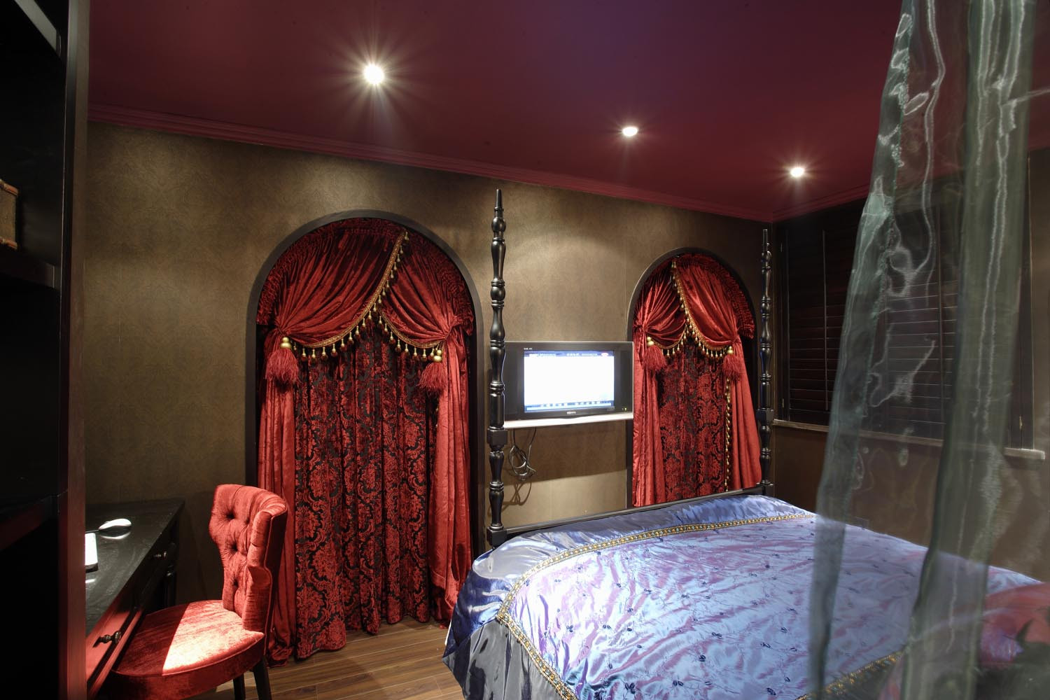 混搭风格,一居室装修,60平米装修,20万以上装修,卧室,窗帘,红色
