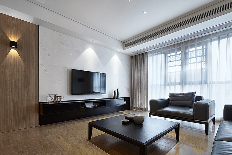 客厅:定制加长版的出风口,设计师在客厅位置没有刻意的去做主灯