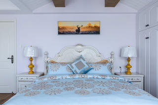 美式二居装修床头背景墙图片