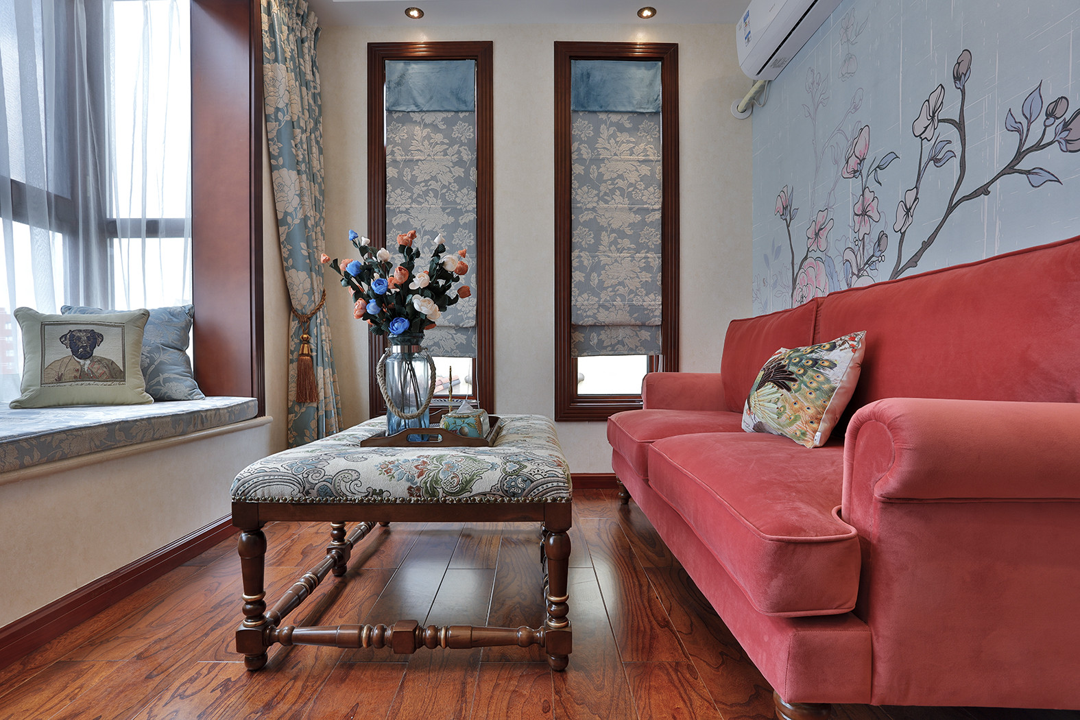 古典美式复式装修休闲室布置图
