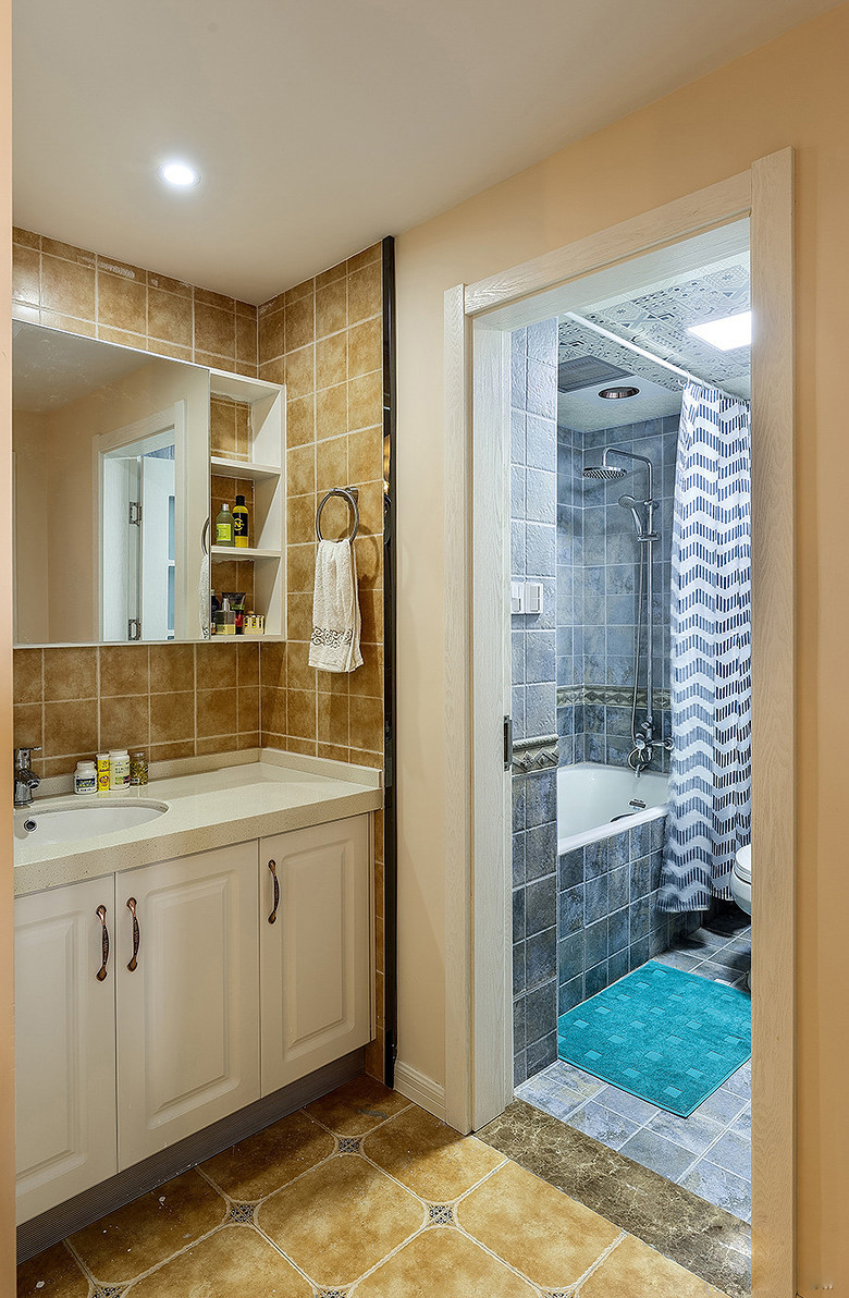 卫生间干区冷暖撞色