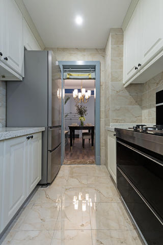 86平美式风格家厨房设计图