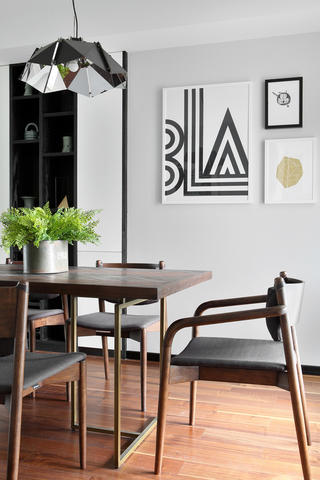 160平北欧风装修餐桌椅图片