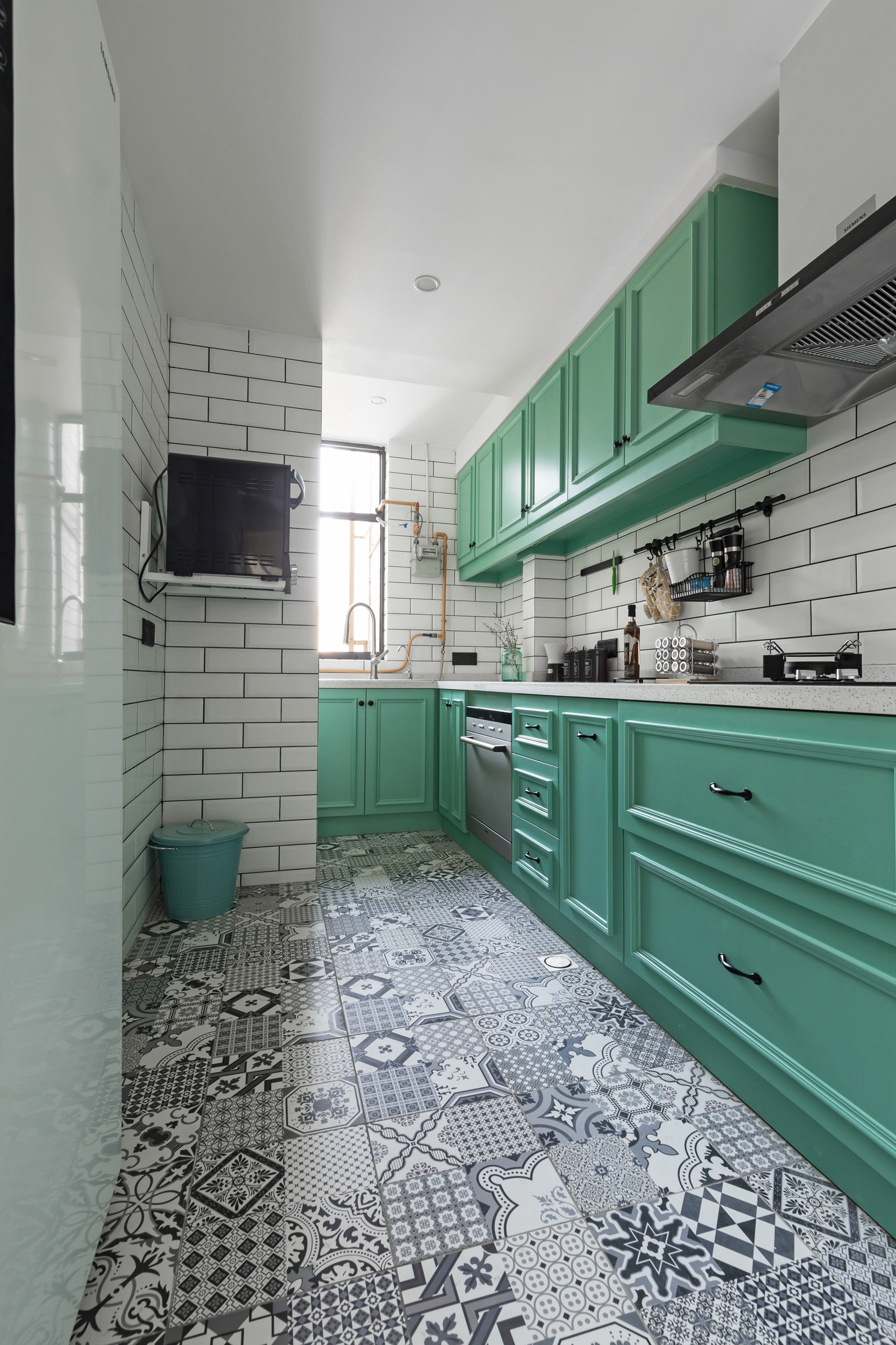128平美式风格家厨房装潢图