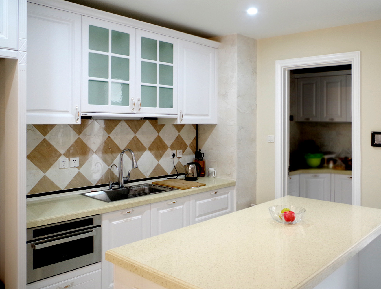 美式三居室装修厨房实景图