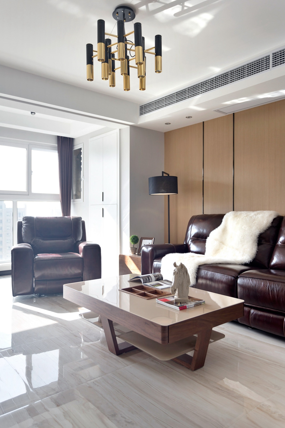简约风格,二居室装修,110平米装修,20万以上装修,客厅,沙发背景墙,沙发,茶几,褐色