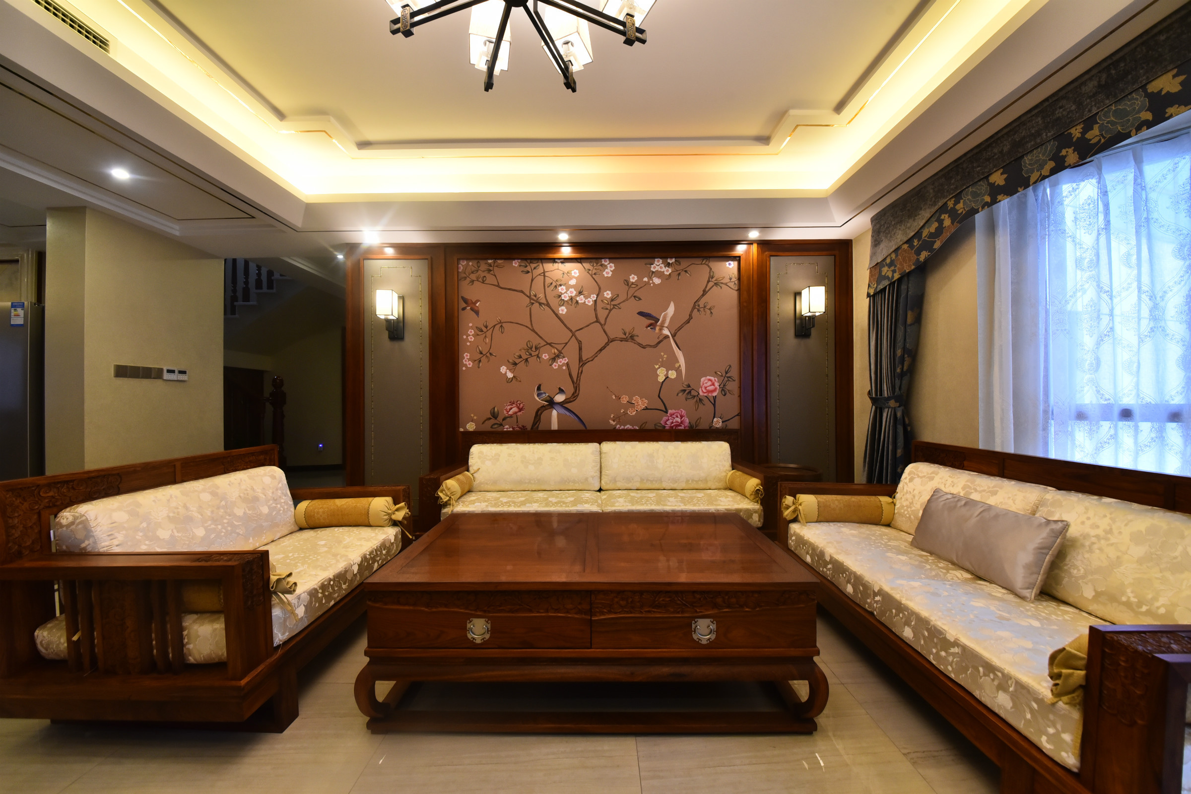 大户型中式风装修沙发背景墙图片