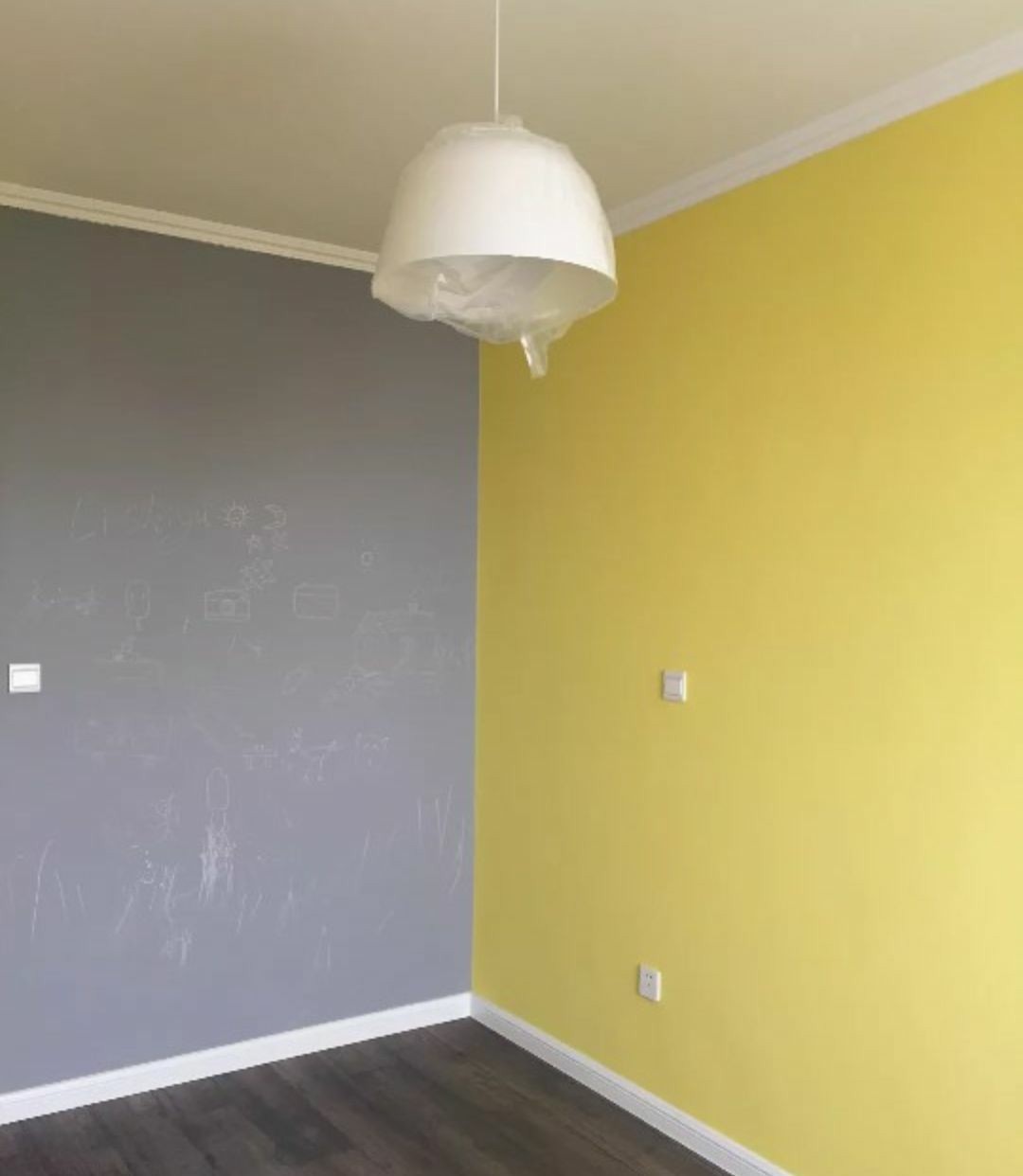 柠檬黄的墙面使家里明亮几个度