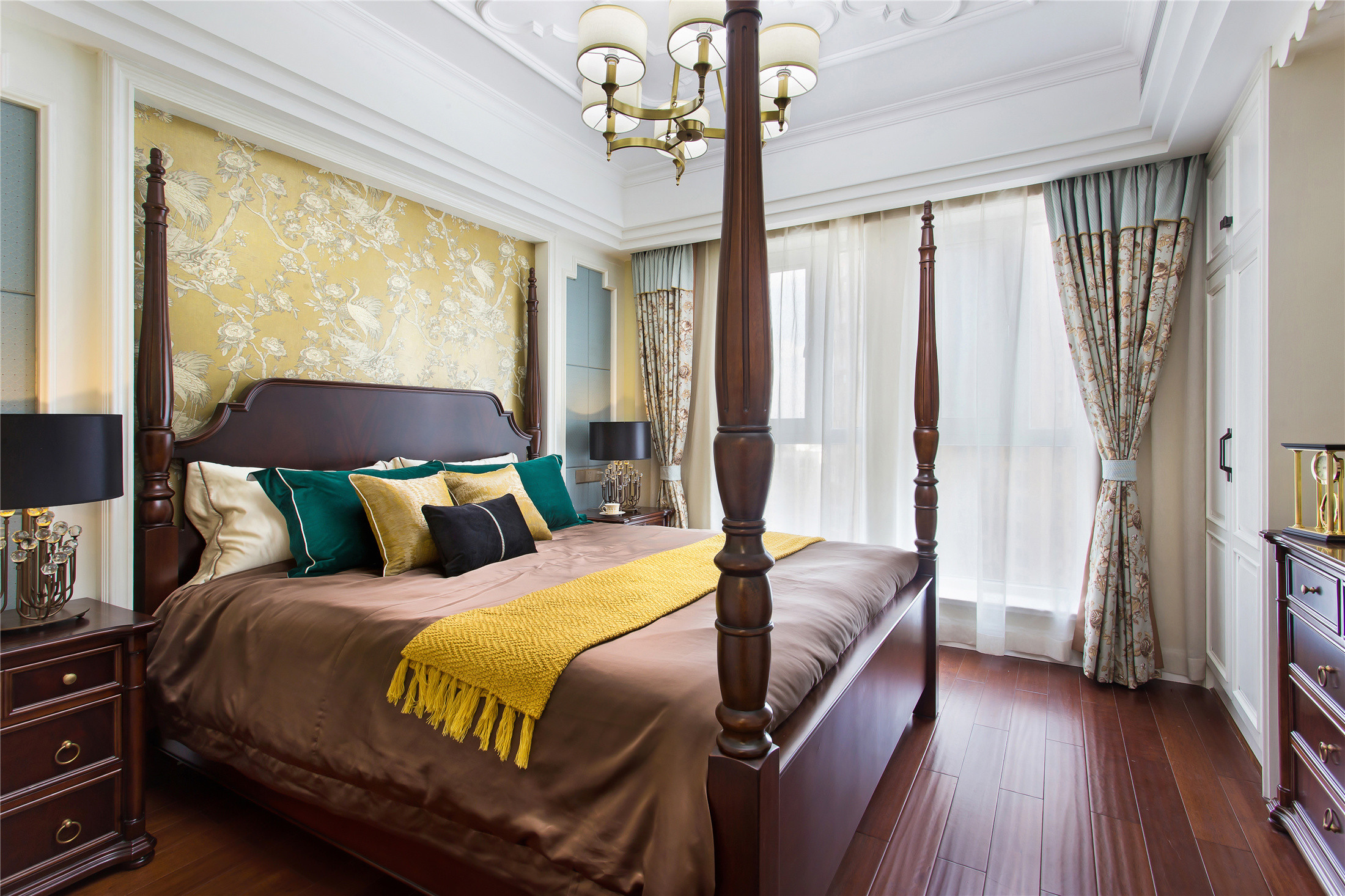 美式风格,四房装修,140平米以上装修,20万以上装修,卧室,背景墙,黄色