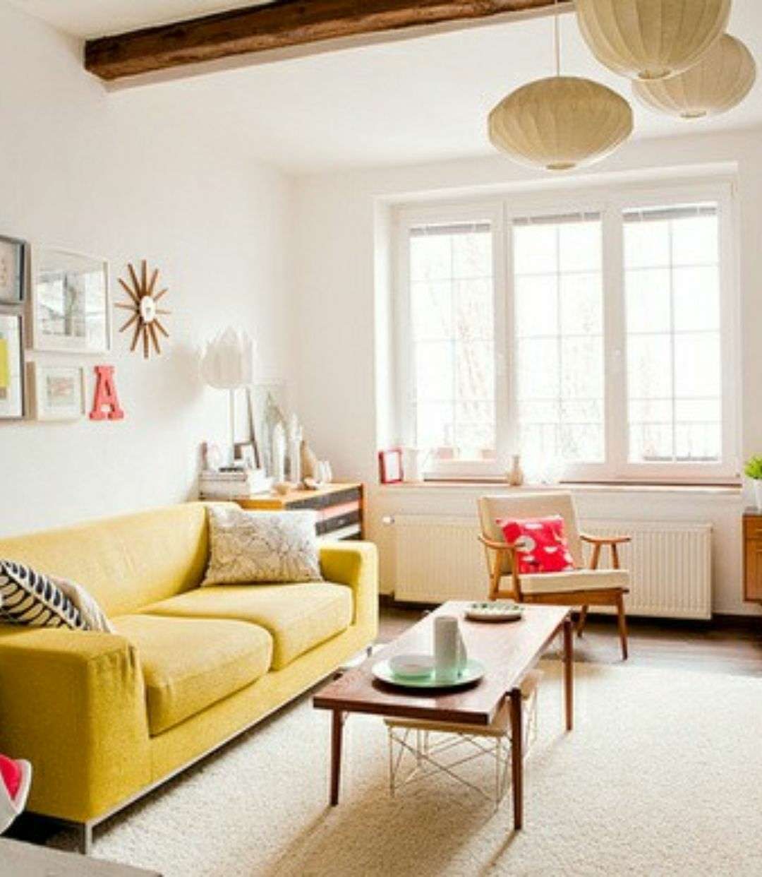 给家里的沙发换个美丽的颜色吧柠檬黄的沙发看起来温暖明亮