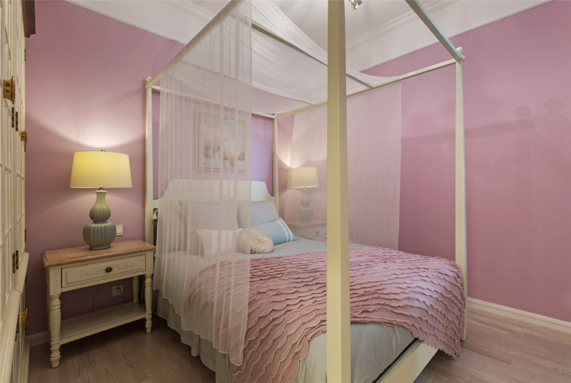 欧式风格,三居室装修,20万以上装修,130平米装修,卧室,卧室背景墙,粉色