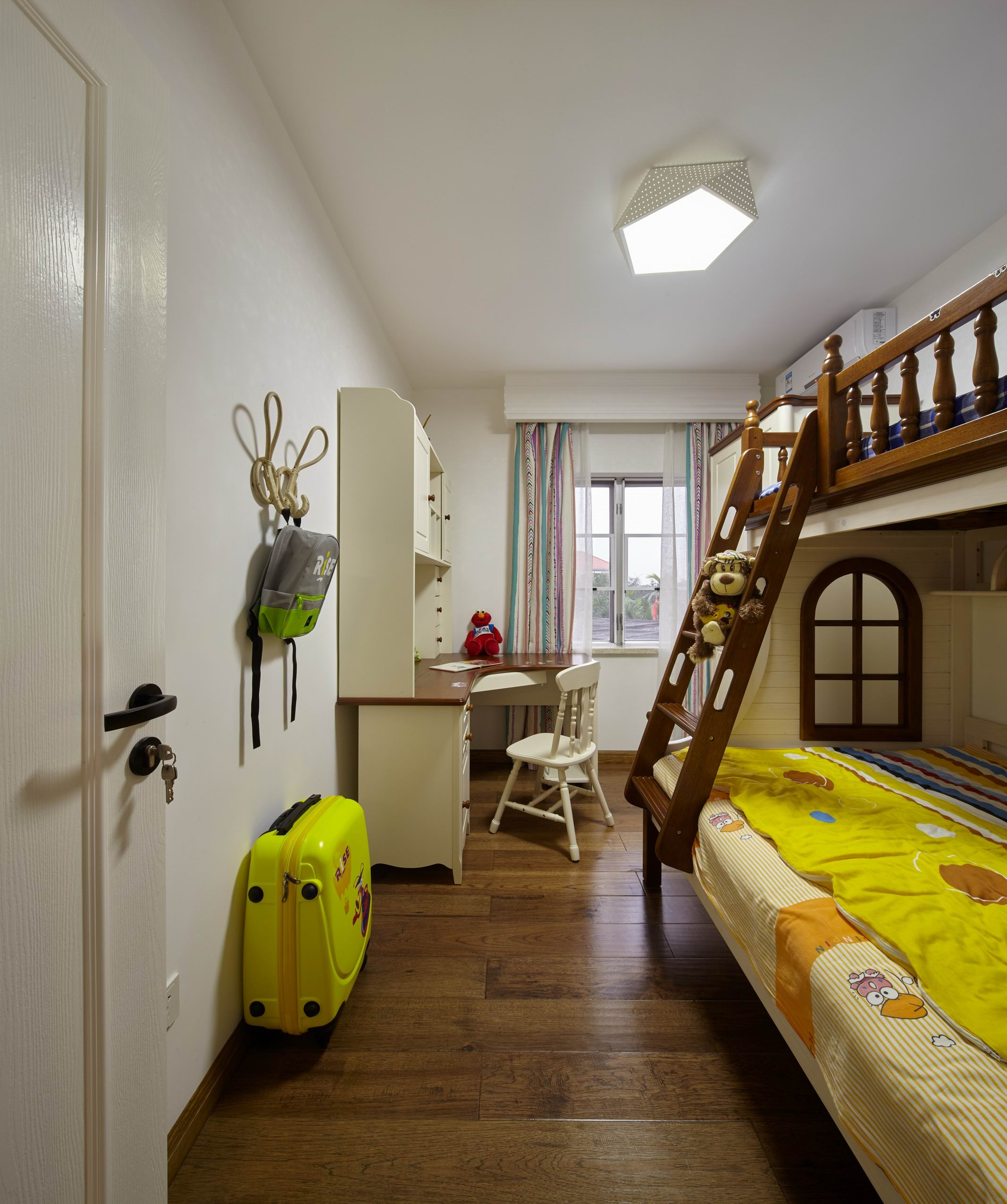 新北欧三居室装修儿童房欣赏图