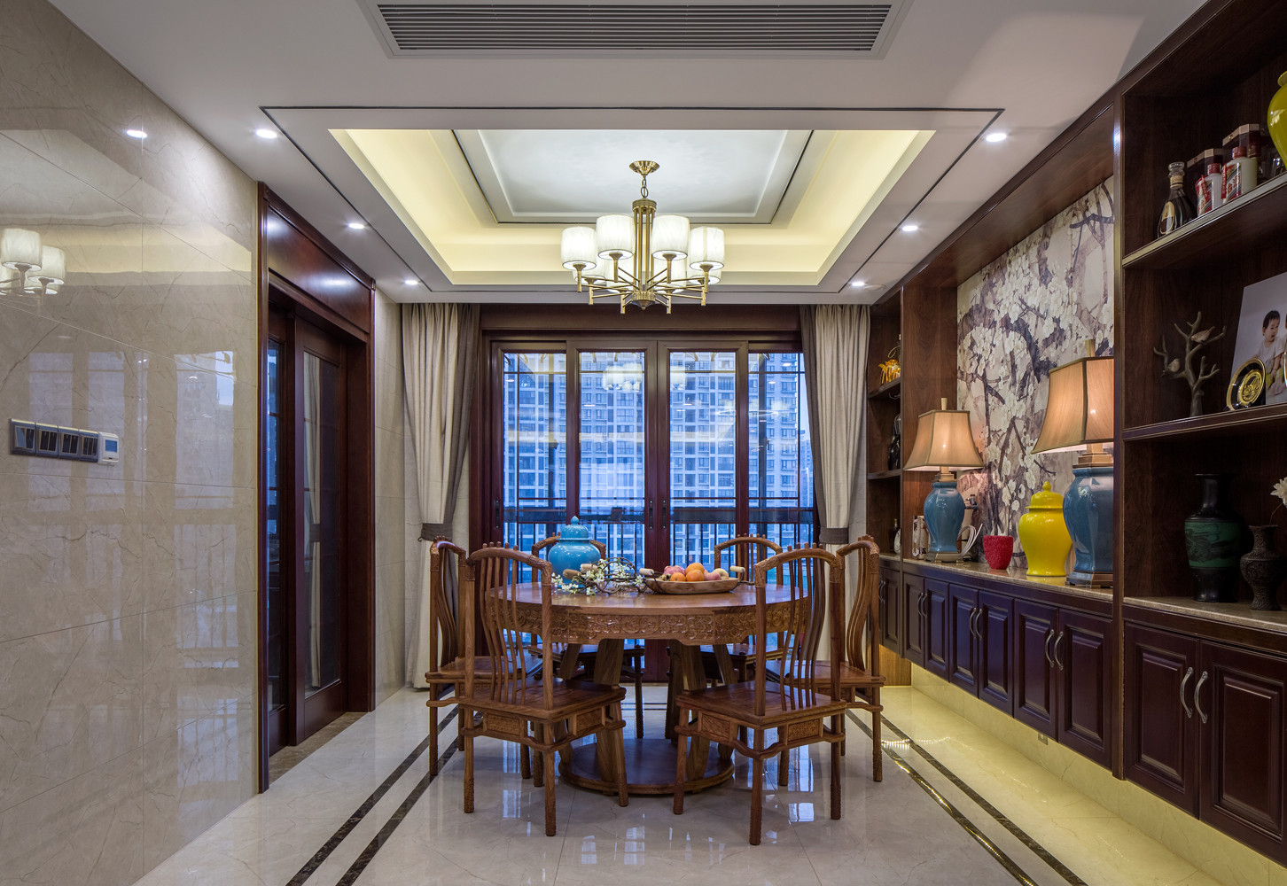 中式风格,四房装修,140平米以上装修,20万以上装修,餐厅,餐桌