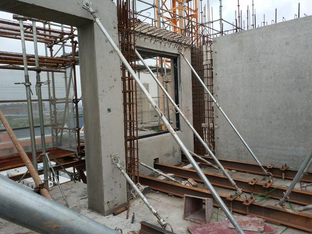 剪力墙 剪力墙,又称抗风墙或抗震墙,结构墙,是房屋或构筑物中主要承受