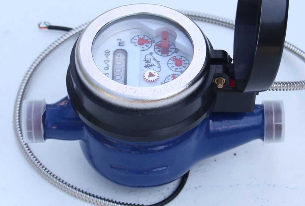 我家的自来水不用水表也转