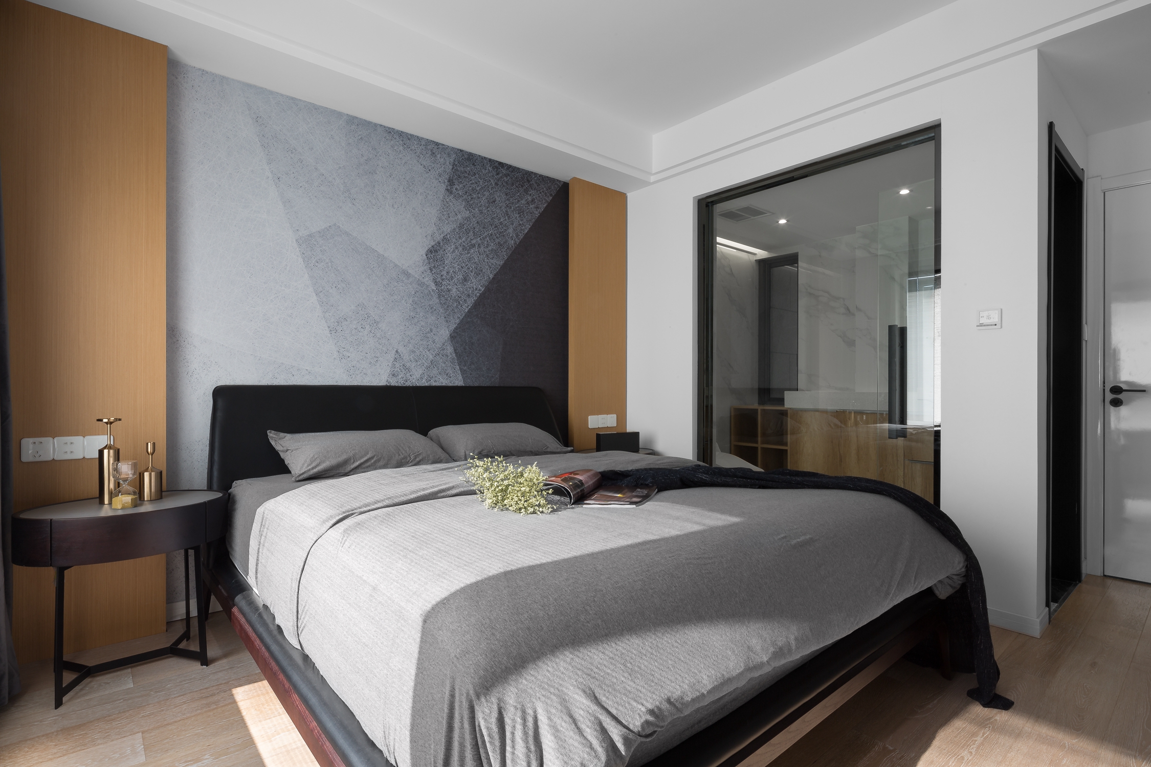 三居室现代风格空间床头背景墙图片