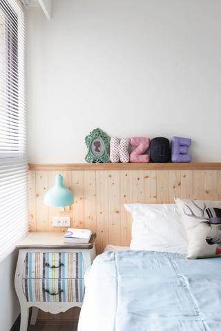 60平北欧风格家床头墙装饰图片