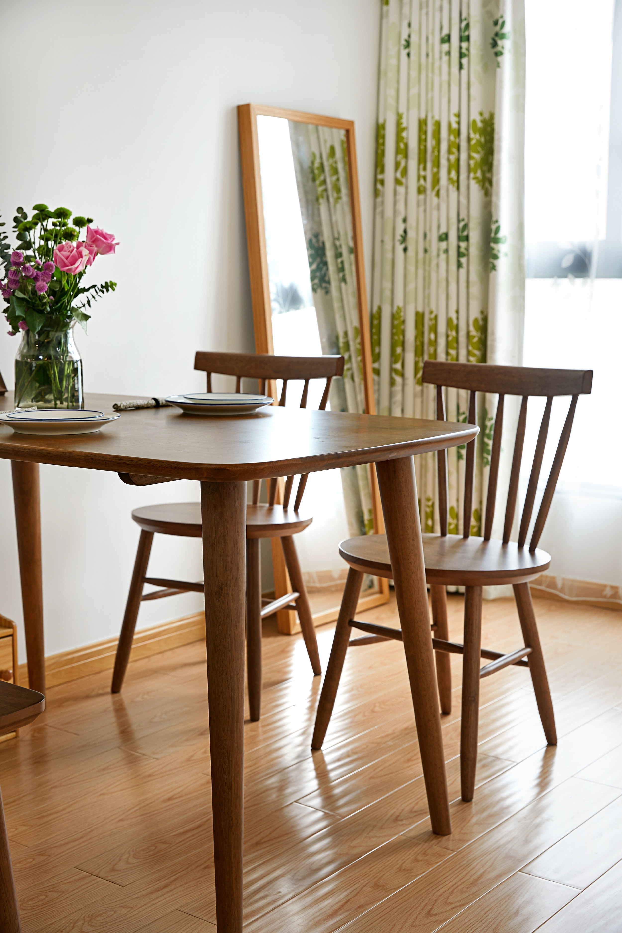 85㎡日式风格家餐桌椅图片