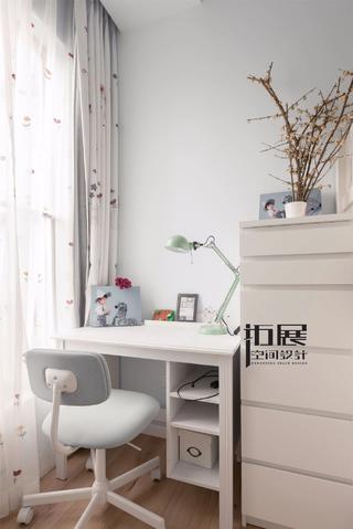 北欧风格二居室装修儿童书桌椅设计