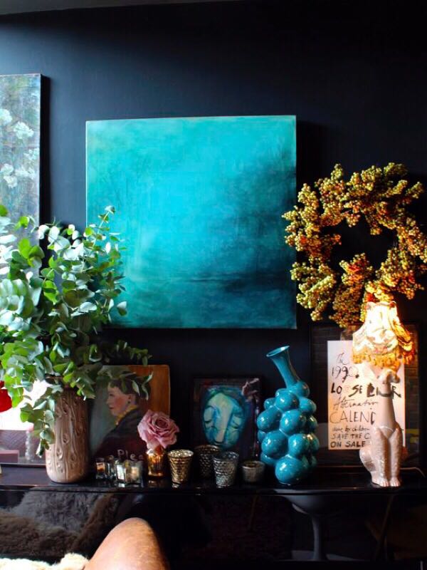 外在素雅寡淡内心色彩斑斓.