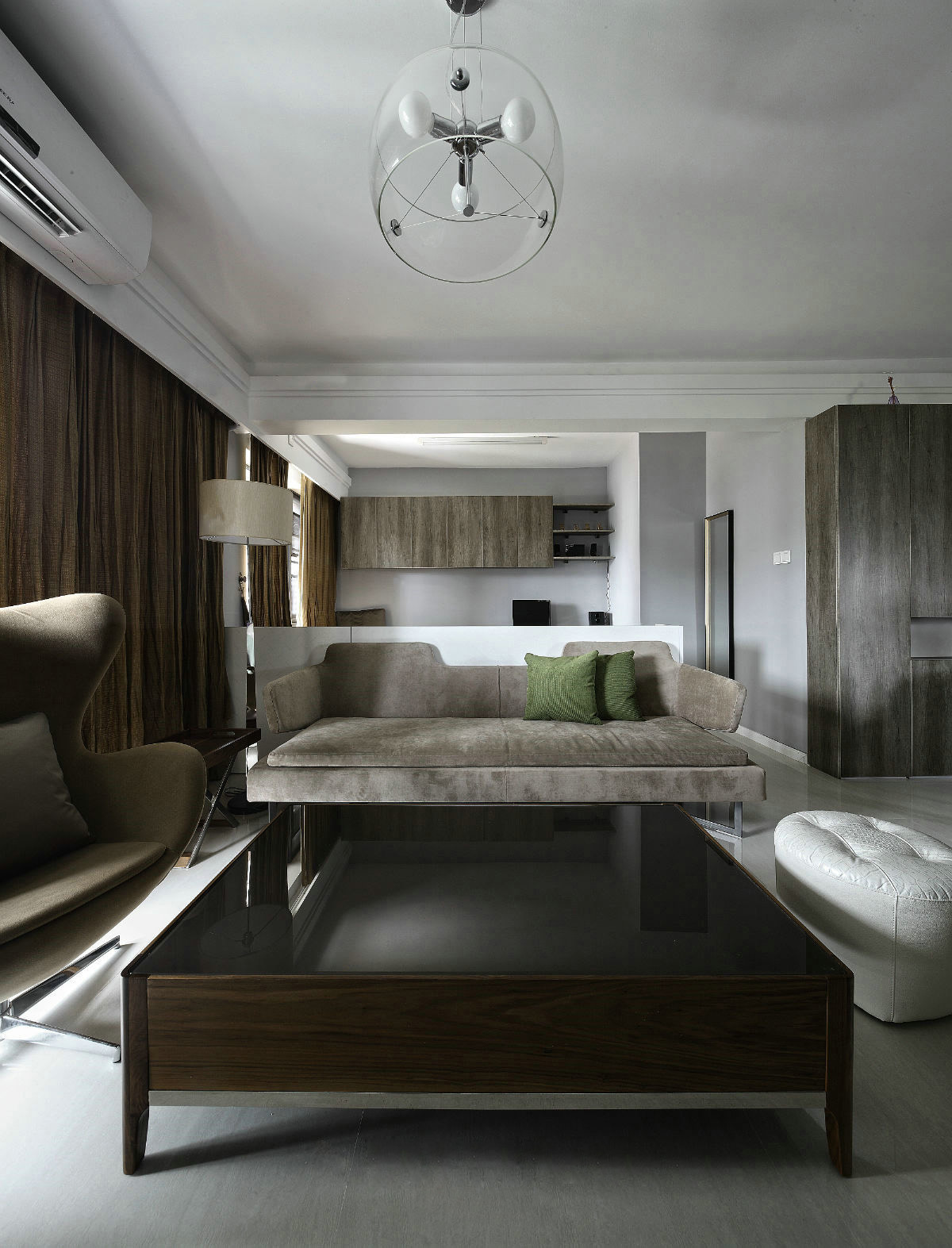 现代风格三居装修茶几沙发设计图