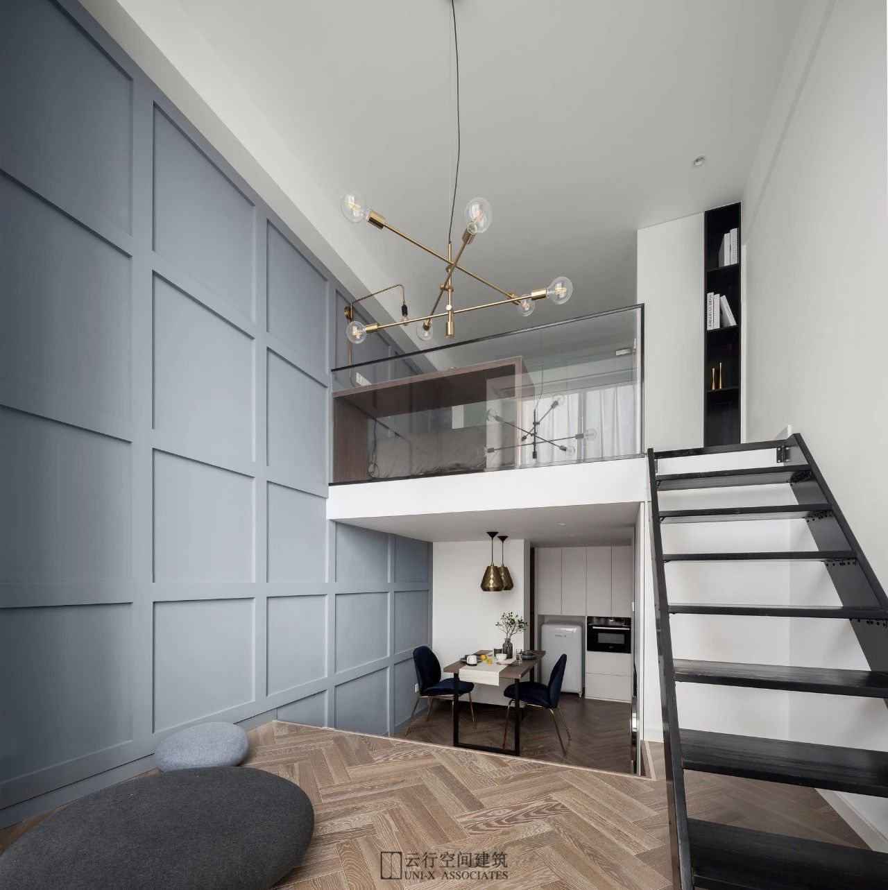 30㎡小户型公寓装修地台楼梯设计
