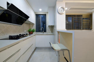 现代简约风三居室厨房装修效果图