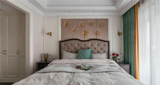 140平美式风格床头背景墙装修效果图