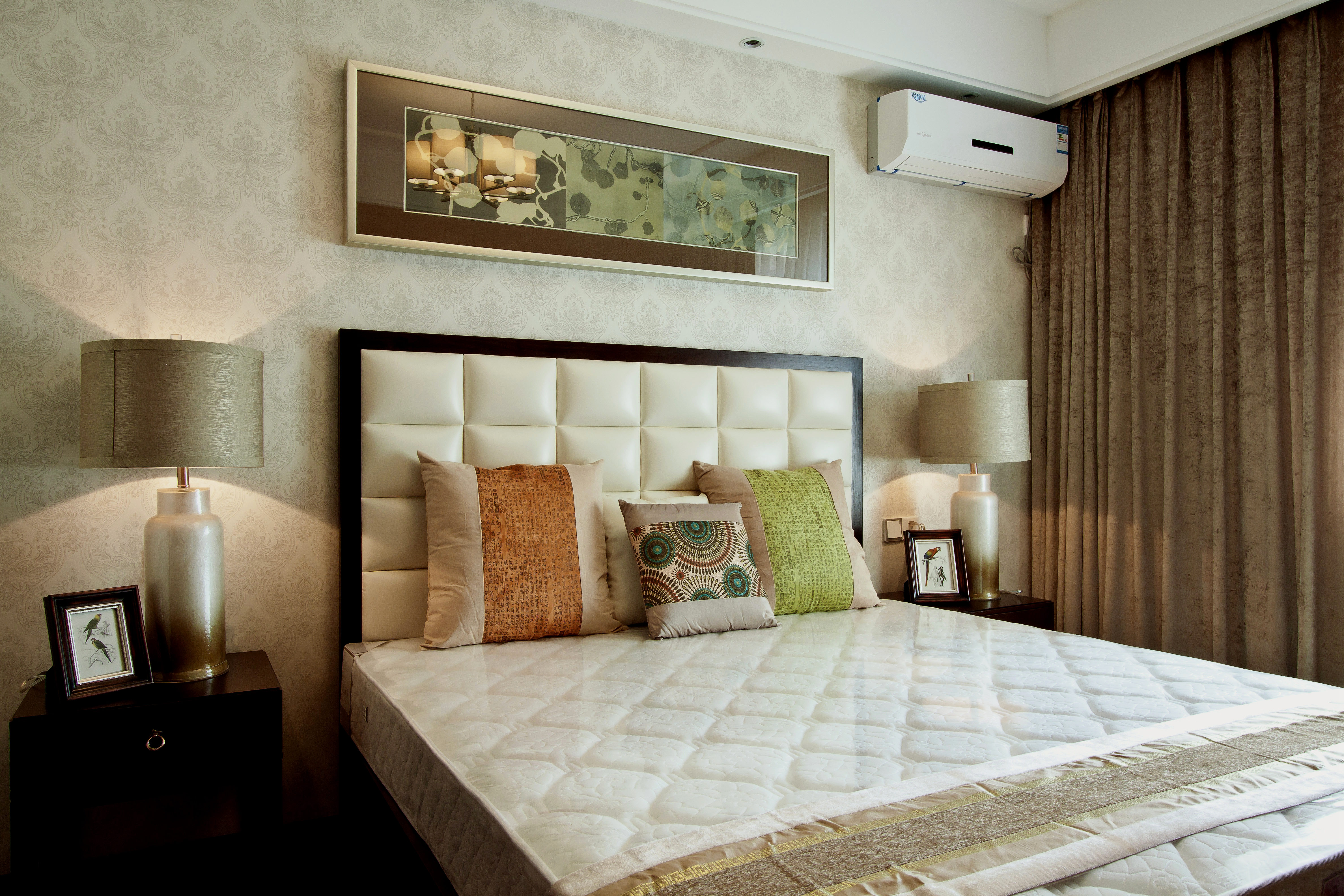 中式风格,三居室装修,110平米装修,20万以上装修,卧室,米色,床头软包