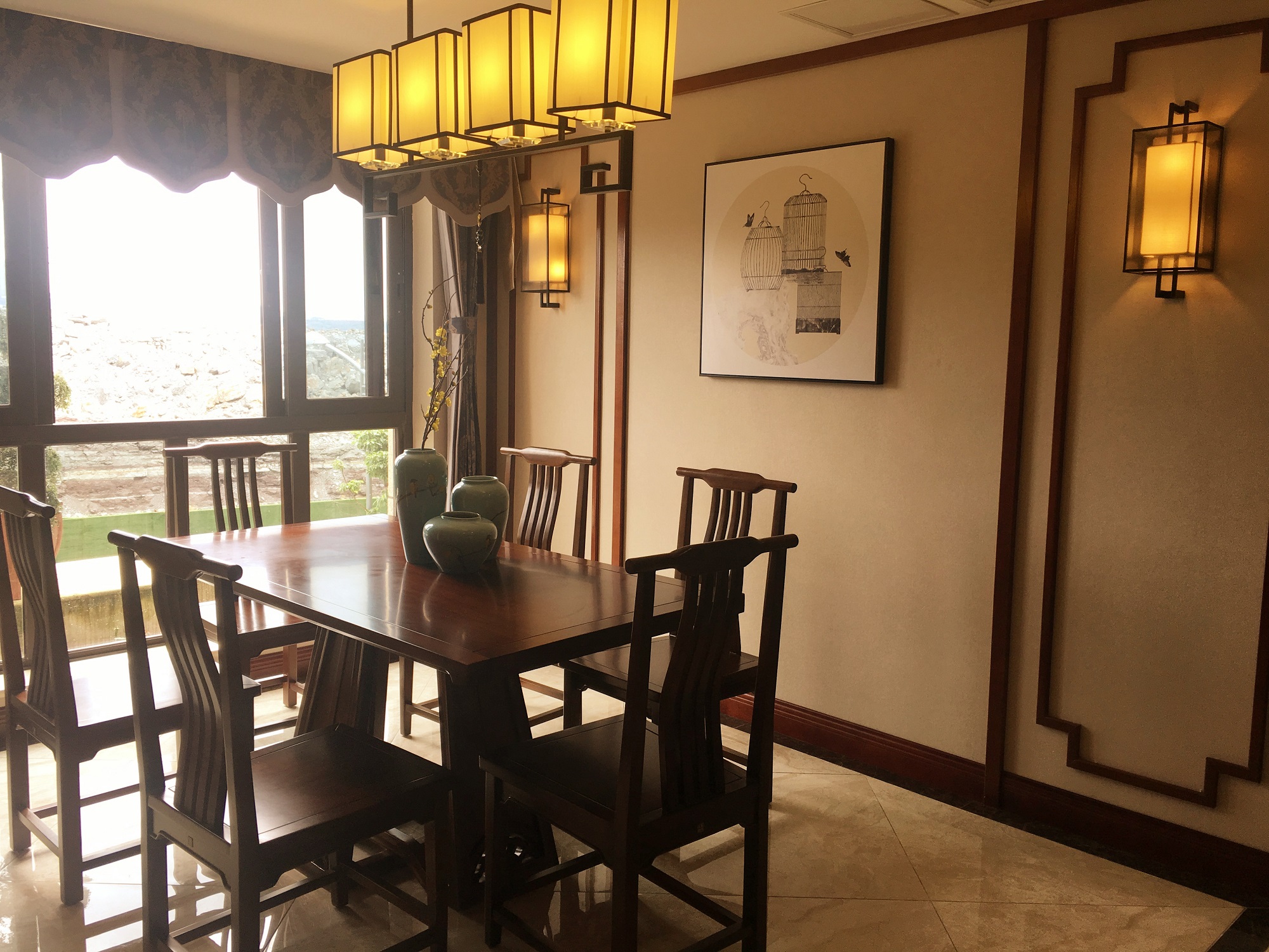 中式三居室装修餐厅布置图