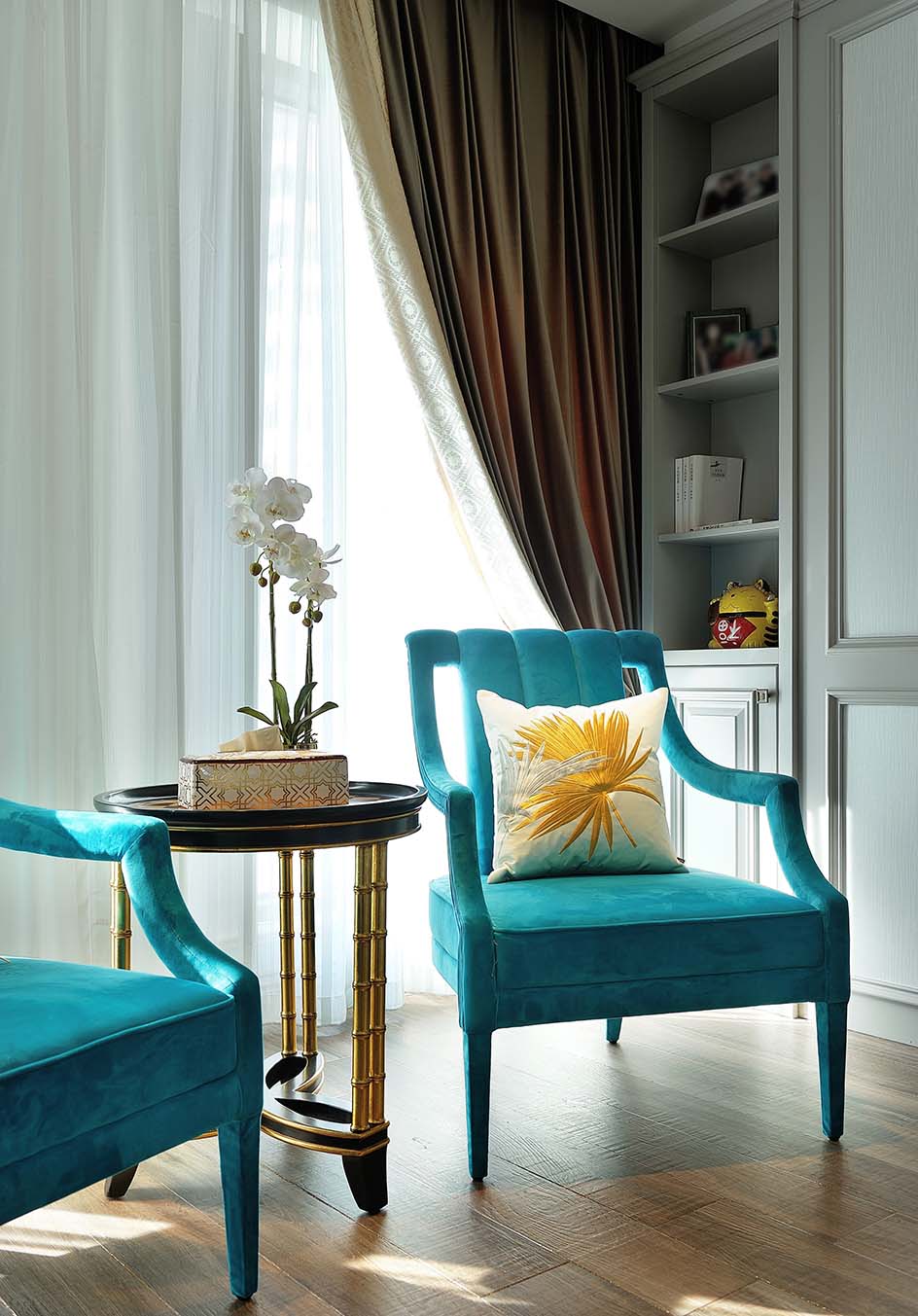 四居室现代美式装修沙发桌椅图片