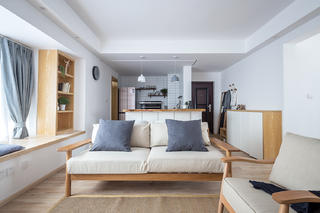 日式风三居装修客厅沙发设计