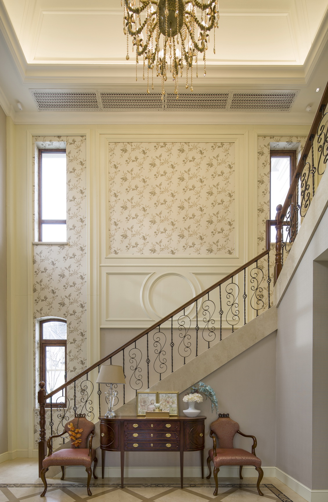 法式别墅楼梯装修设计效果图