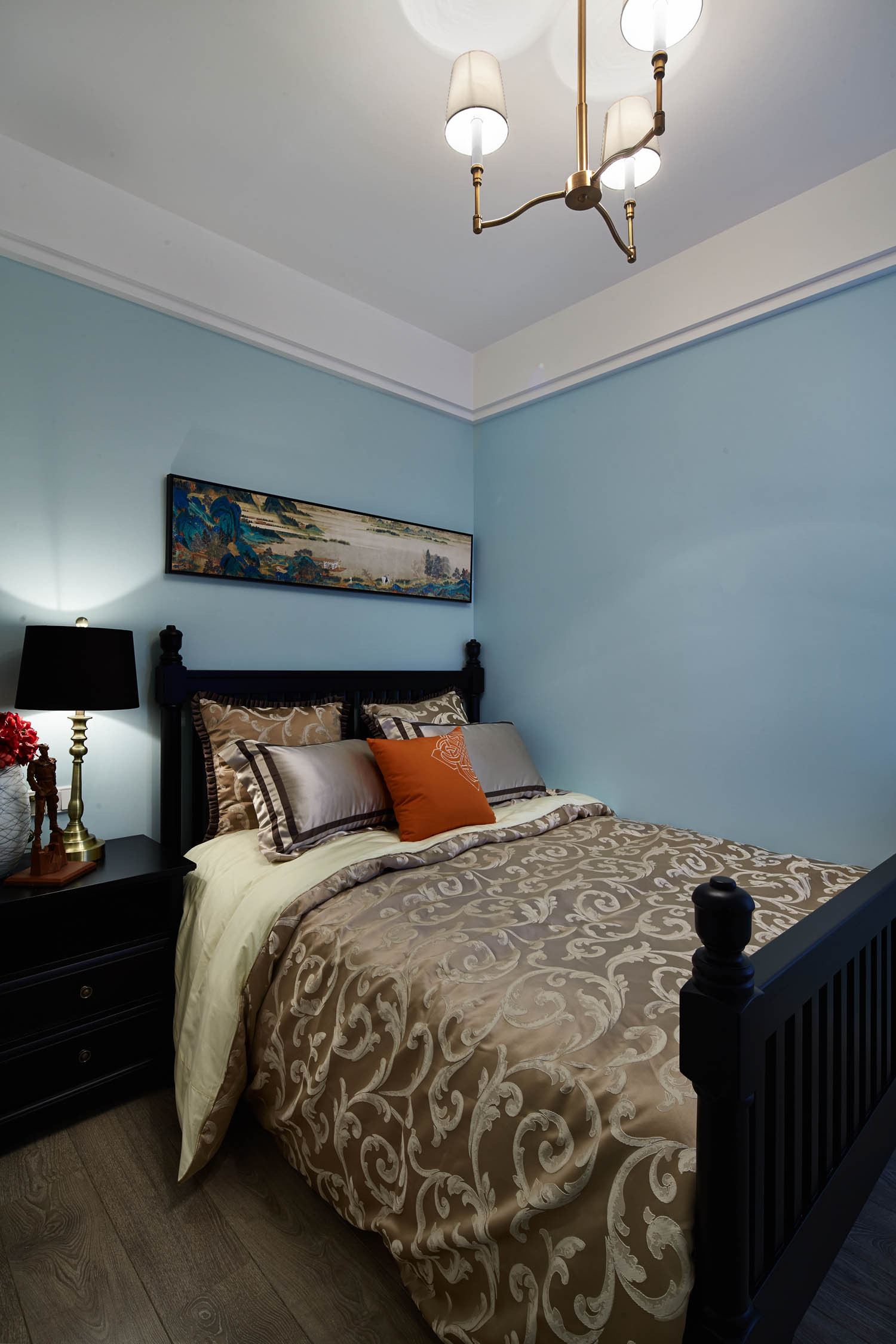 美式古典四居卧室装修效果图